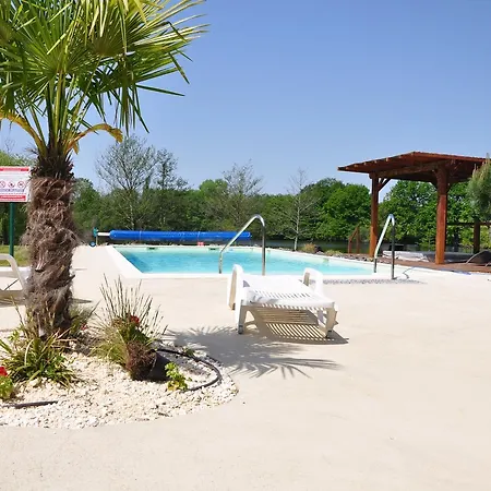 Hotel La Maison Du 3*